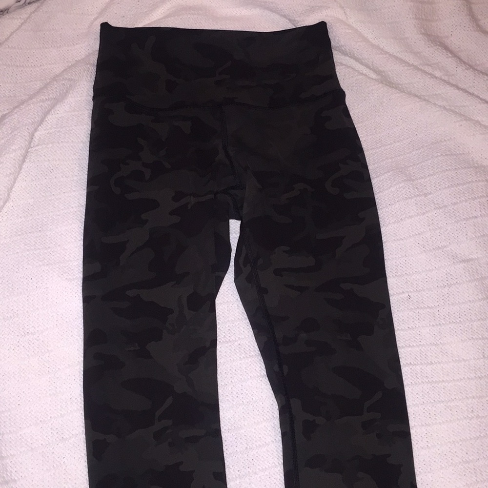 Lululemon Wunder Under Crop HR 21” Camo Luxtreme